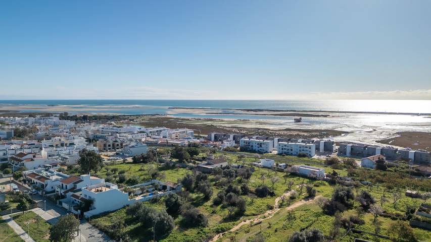 Location de vacances pour 6 personnes, avec balcon ainsi que jardin et jacuzzi à Fuseta - 2