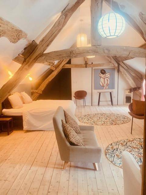 Chambre d’hôte pour 2 personnes, avec jardin ainsi que piscine et terrasse, animaux acceptés dans Yonne - 2