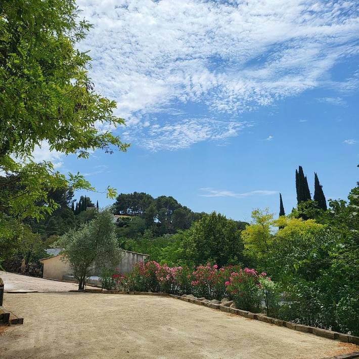 Chambre d’hôte pour 2 personnes, avec terrasse et vue ainsi que jardin et piscine à Aix-en-Provence - 2