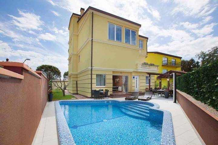 Villa pour 16 personnes, avec jardin à Pula - 2