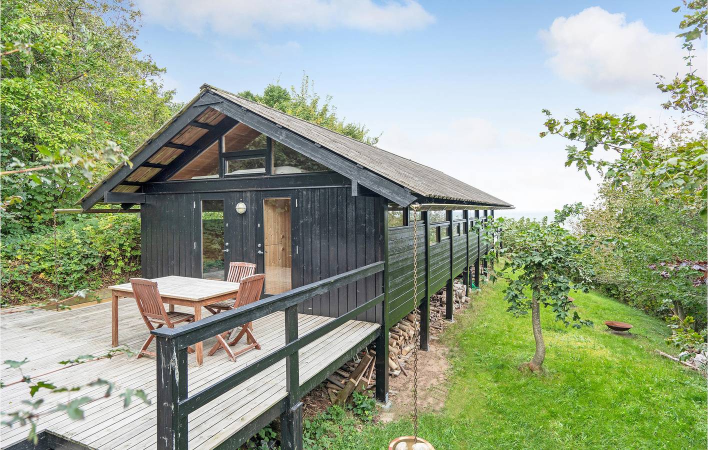 Holiday home for 6 people with garden in Tisvilde, Kattegat Coast