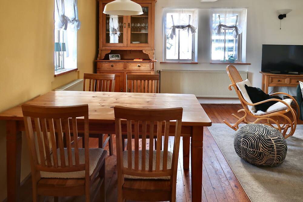 Ferienwohnung Rosenwinkel im Fachwerkhof in Weilmünster, Landkreis Limburg-Weilburg
