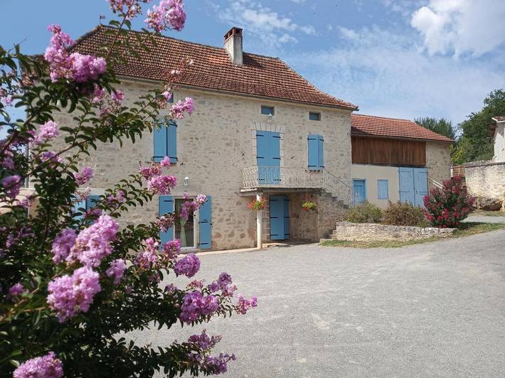 Location de vacances pour 8 personnes, avec piscine ainsi que vue et jardin, animaux acceptés à Tour-de-Faure - 2