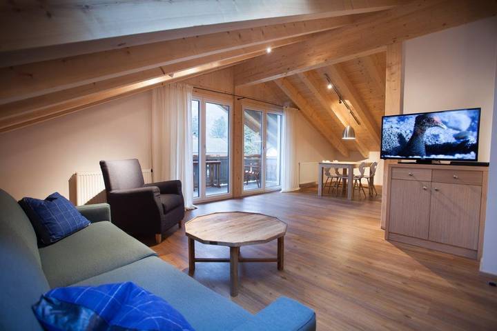 Ferienwohnung für 4 Personen, mit Balkon in den Ammergauer Alpen