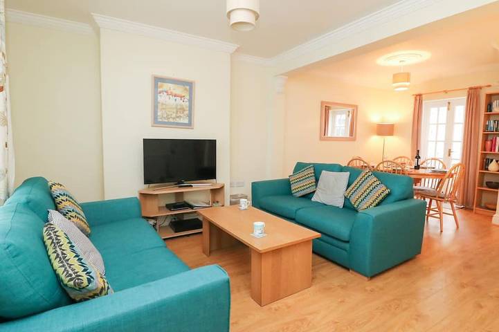 Cottage for 5 people, with garden, with pets in Weymouth