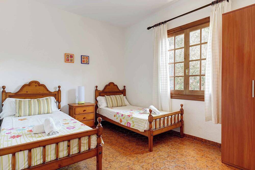 Villa Mascaro - Seis Habitaciones Villa, Capacidad 12 in Cala Galdana, Ferrerías