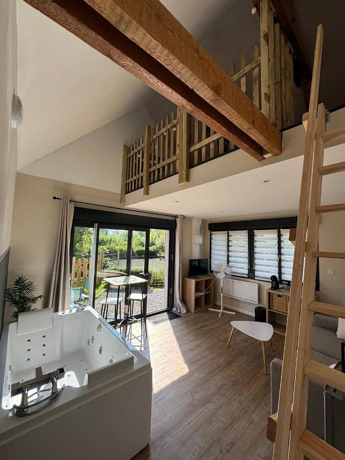 Double Room with Spa Bath in Guînes, Région de Calais