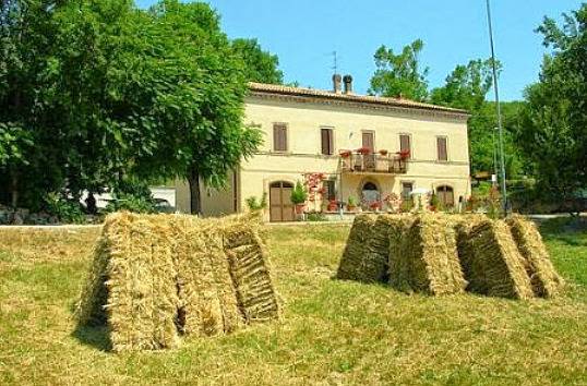 Agriturismo per 2 persone, con giardino in Parco nazionale dei Monti Sibillini