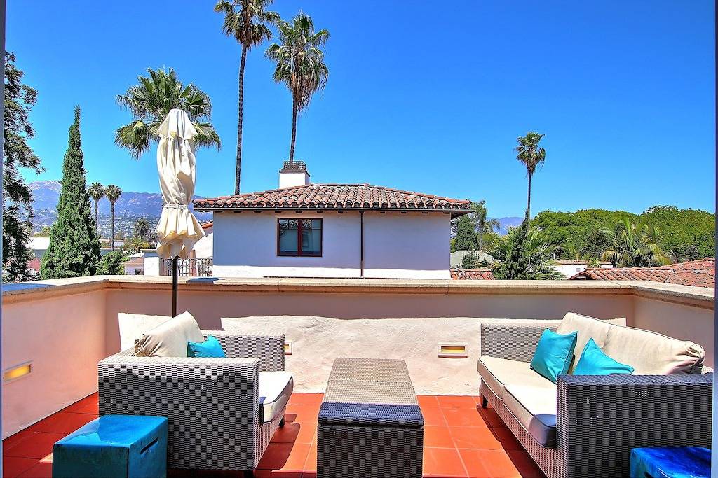 \"Casa Playa\" in the heart of West Beach - impeccably remodeled, with A/C and 2 car garage! in Santa Barbara, Santa Barbara County