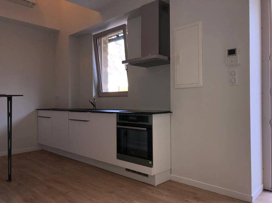 Appartement entier, One-Bedroom Apartment in Brive-la-Gaillarde, Région de Brive-la-Gaillarde