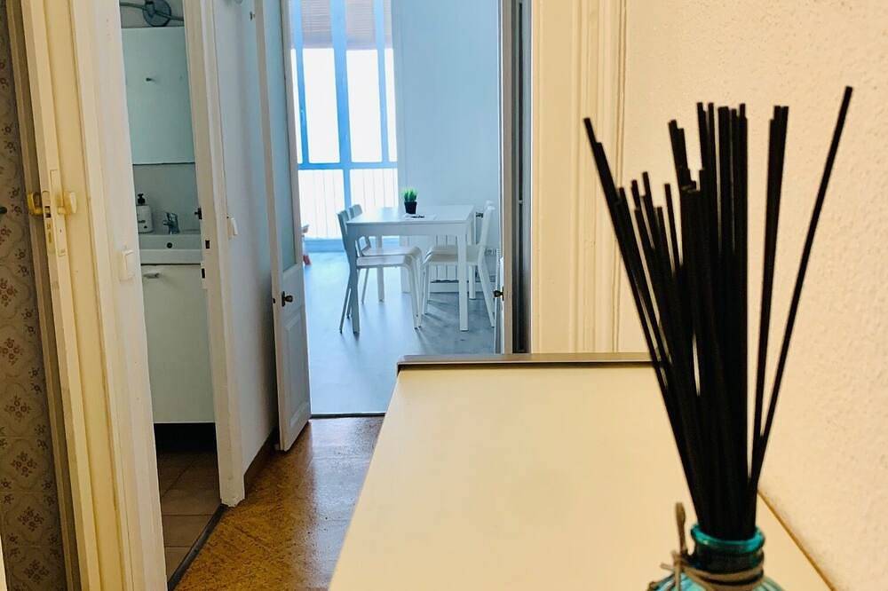 Ganze Wohnung, Lovely 2-Bedroom In Gracia Jardinets in Barcelona Zentrum, Barcelona
