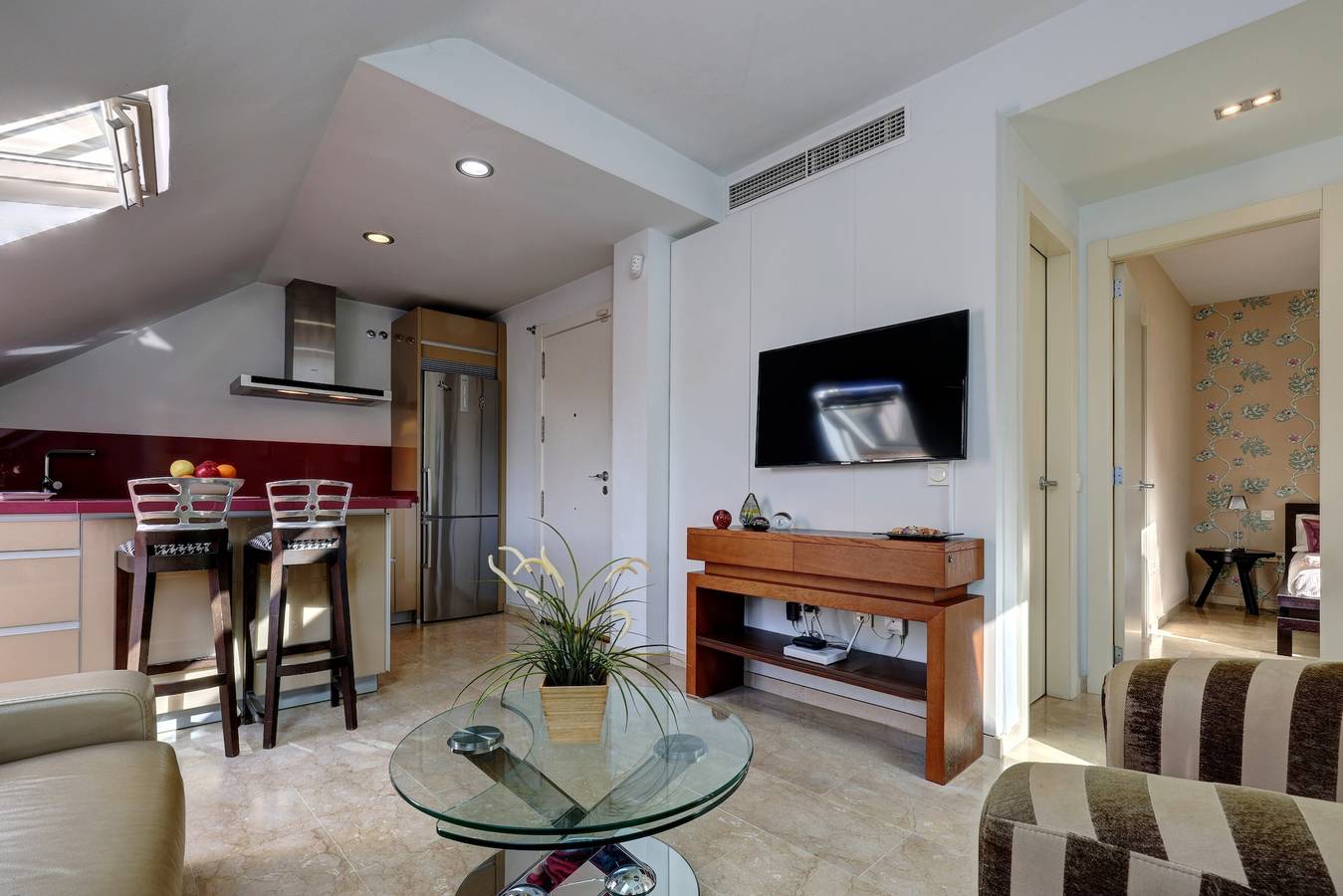 Central Apartment close to the Beach with Sea View, Terrace & Wi-Fi in Playa de Santa Amalia (Fuengirola), Fuengirola