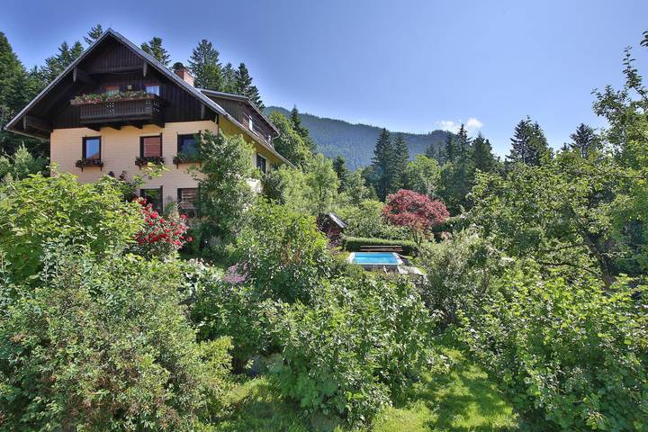 Ferienwohnung für 6 Personen, mit Balkon und Garten sowie Sauna in Abtenau