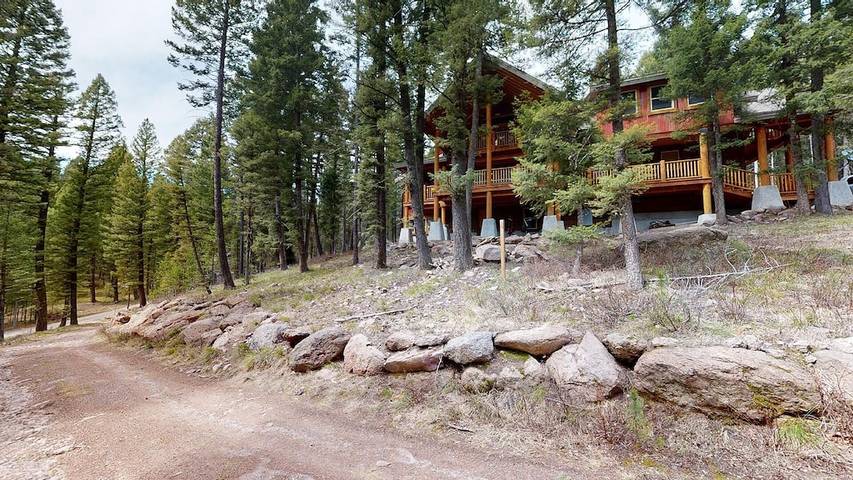 Vacation house for 18 people, with balcony in Idaho