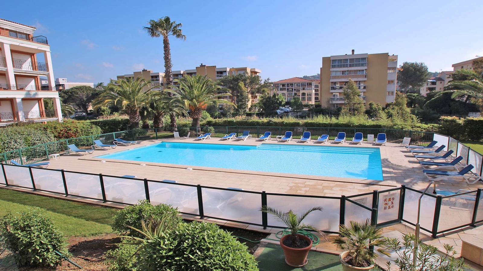 Ganze Ferienwohnung, Apartment für 6 Personen - Schwimmbad - Klimaanlage - Wifi - Sainte Maxime in Sainte-Maxime, Draguignan Region