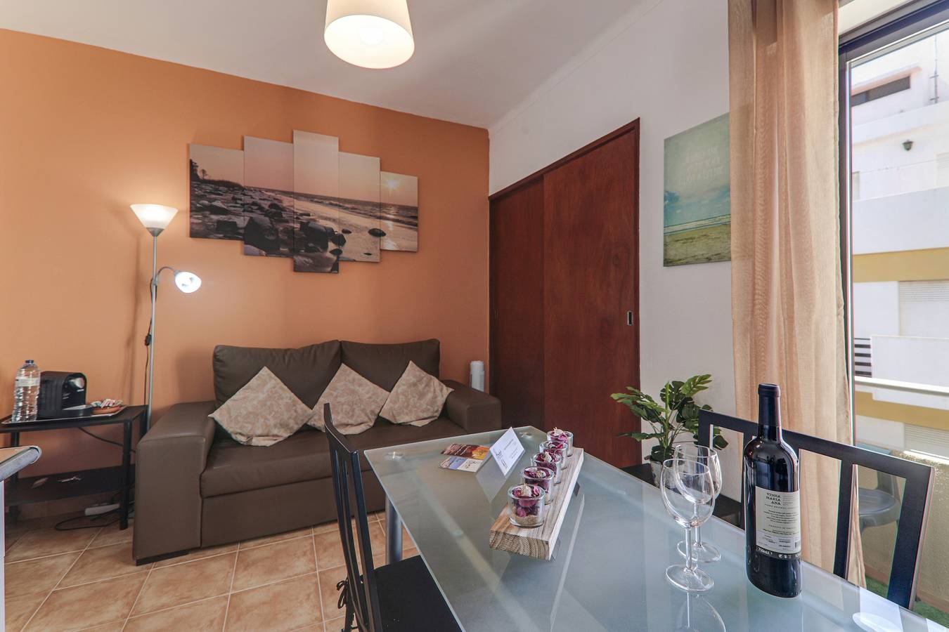 Appartement entier, Appartement "Beach Residence 22" avec balcon, Wi-Fi et terrasse partagée in Armação de Pêra (costa), Armação de Pera