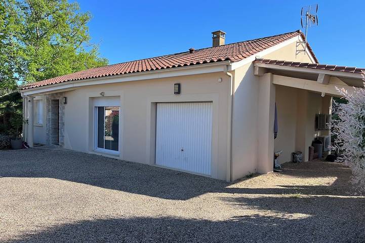 Location de vacances pour 4 personnes, avec Jardin à Annesse-et-Beaulieu