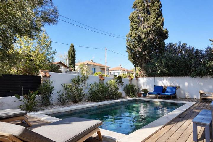 Chambre d’hôte pour 2 personnes, avec vue et terrasse ainsi que jardin et piscine