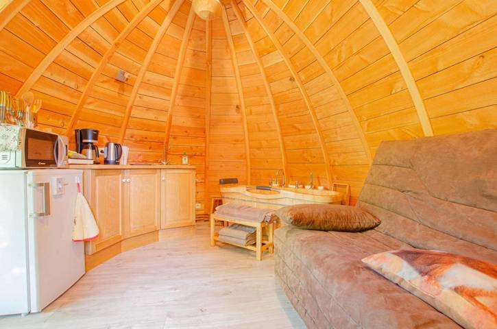 Location de vacances pour 2 personnes, avec terrasse et jardin à Chennegy - 3