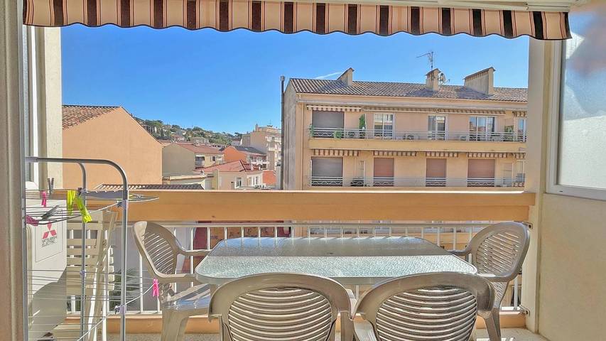 Gîte pour 6 personnes, avec terrasse, adapté aux familles dans Casino De Sainte Maxime - 2