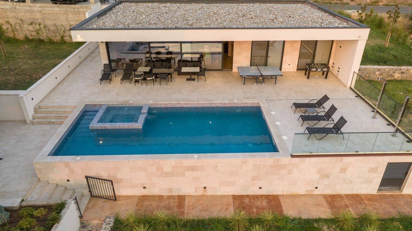 Villa Wakero with Heated Private Pool in Opština Podgorica