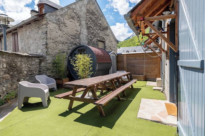 Maison pour 11 personnes, avec sauna ainsi que jardin et terrasse à Vignec