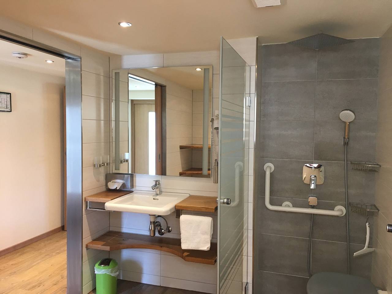 Ganze Wohnung, Apartment '3' mit gemeinsamer Terrasse und Wlan in Mössingen, Neckar-Alb