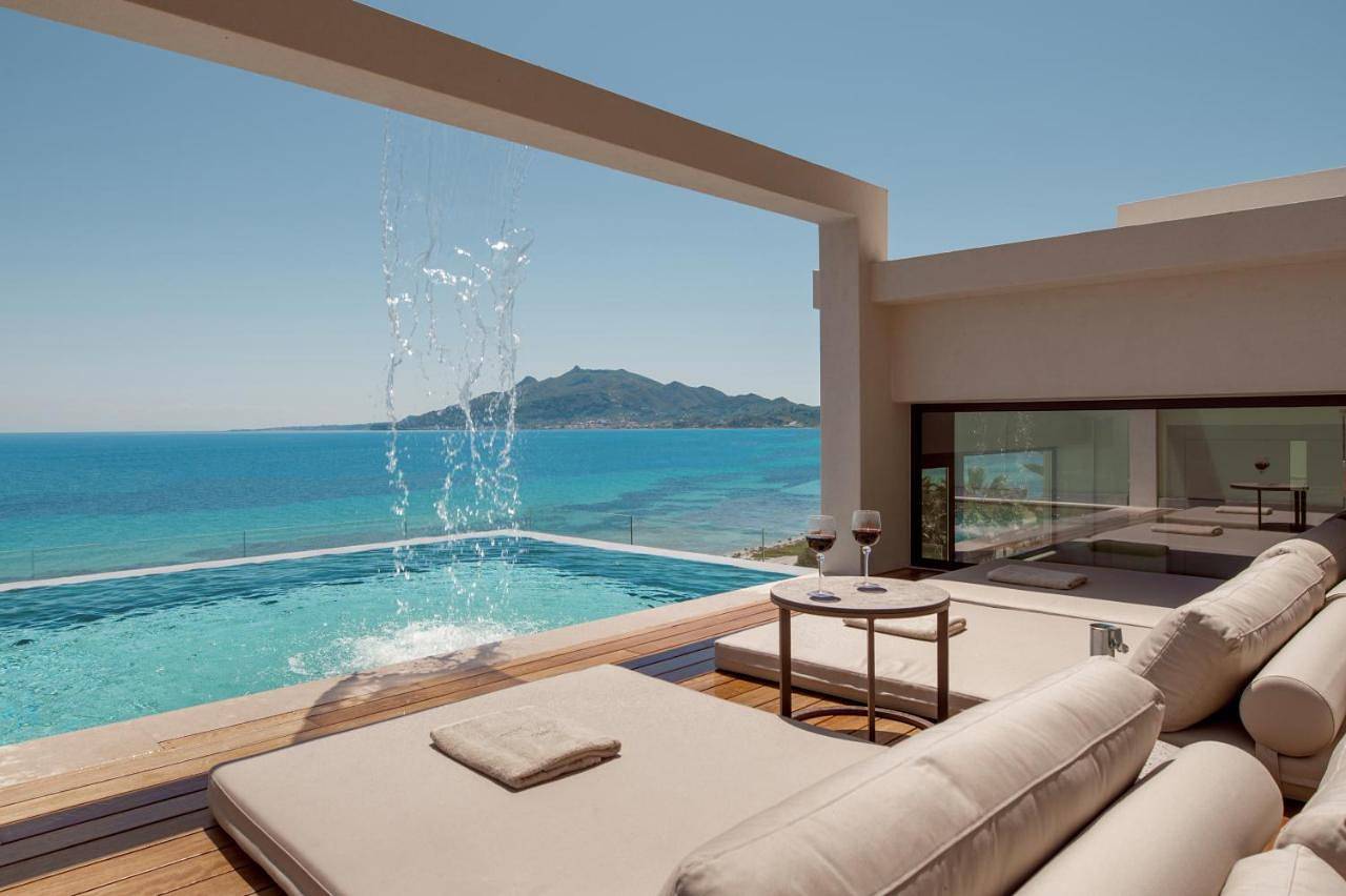 Nerea Deluxe Seafront Villa, Iconic Infinity Pool, By Thinkvilla in Zakynthos Stadt, Zakynthos