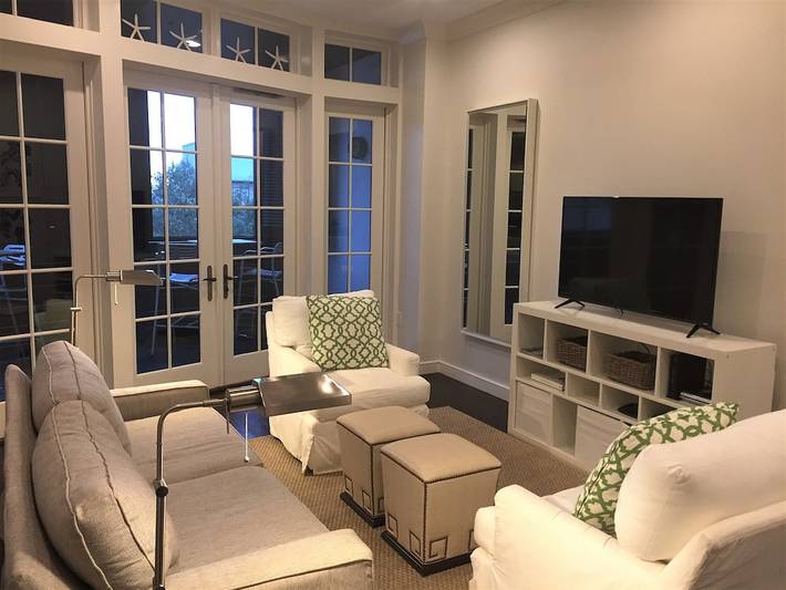 Vacation rental for 4 people, with balcony and pool in Rosemary Beach