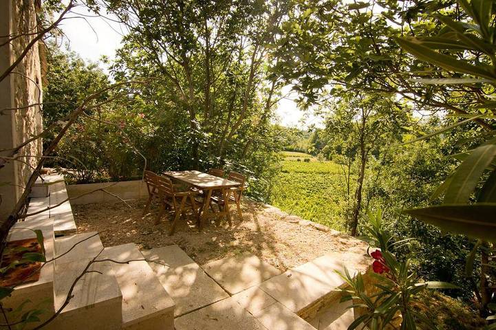 Location de vacances pour 2 personnes, avec jardin et terrasse à Mollans-sur-Ouvèze