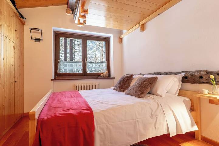 Ganze Wohnung, The Aimone - Historic Alpine Retreat in Cervinia, Valtournenche
