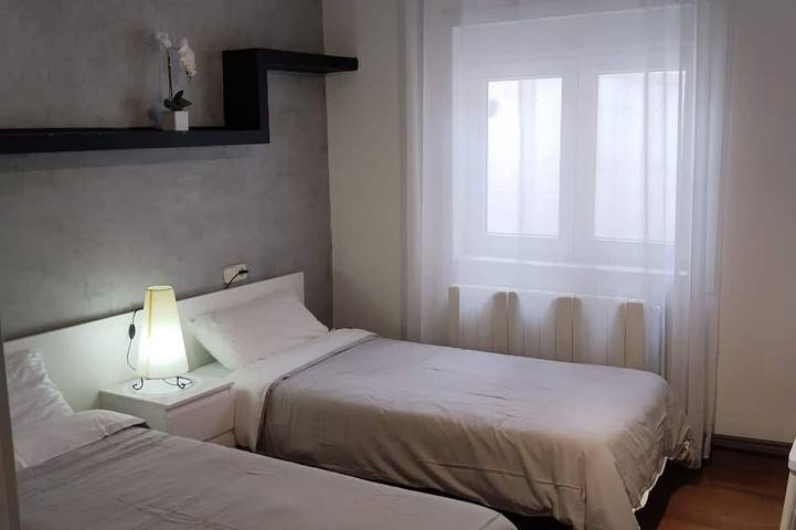 Entire apartment, Apartment 200 meters from the beach / Private parking option 75€/semaine in l'Estartit, Estartit
