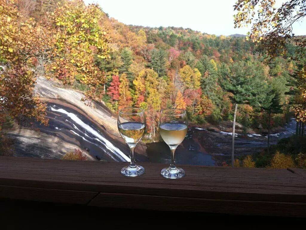 Ganze Wohnung, Condo Sitting Right On Top Of A Waterfall And Mountain View! in Lake Toxaway