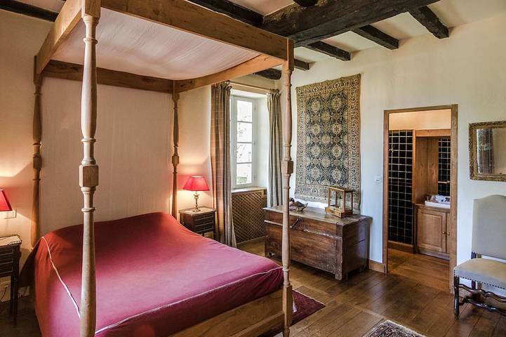 Location de vacances pour 16 personnes, avec jardin ainsi que terrasse et piscine, animaux acceptés à Sourzac - 3