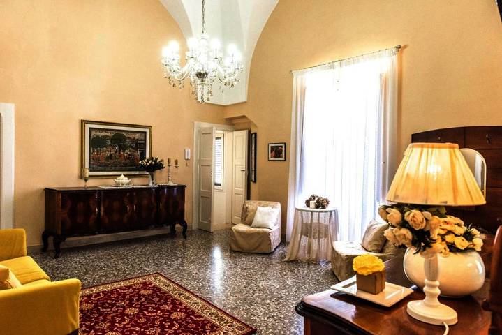 Gîte pour 5 personnes, avec Balcon ainsi que Terrasse et Vue à Torre Santa Susanna