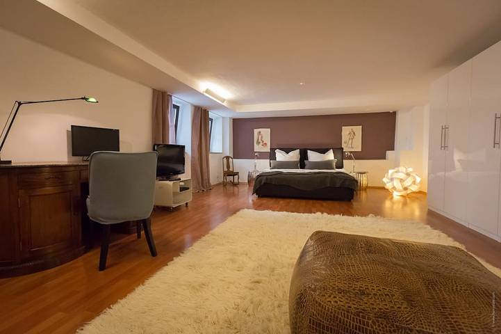 Ganze Wohnung, Lovely apartment in the heart of Munich: newly renowned remodeled! in München Isarvorstadt, München