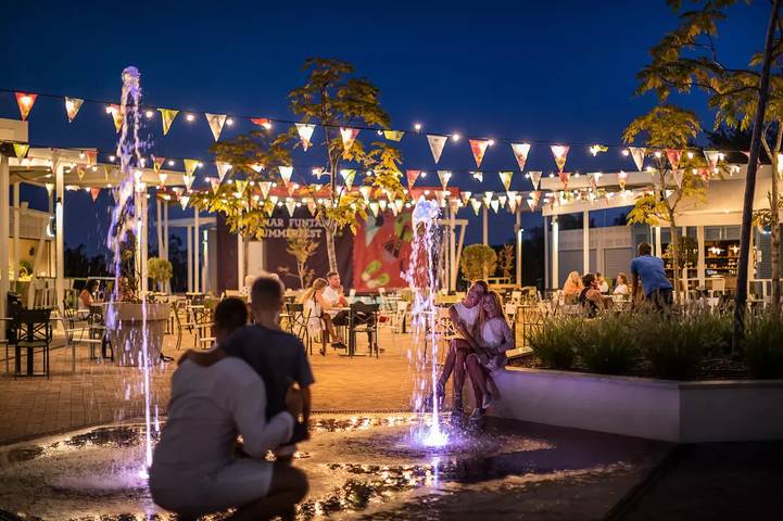 Camping für 4 Personen, mit Terrasse und Ausblick in Funtana - 4
