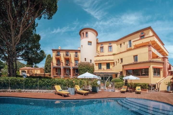 Hôtel pour 2 personnes, avec Terrasse et Jardin ainsi que Piscine et Sauna