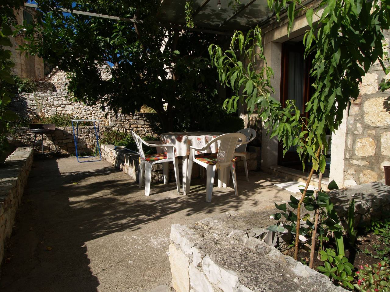 Entire apartment, Studio flat with terrace Sutivan, Brač As-719-a in Sutivan, Brac
