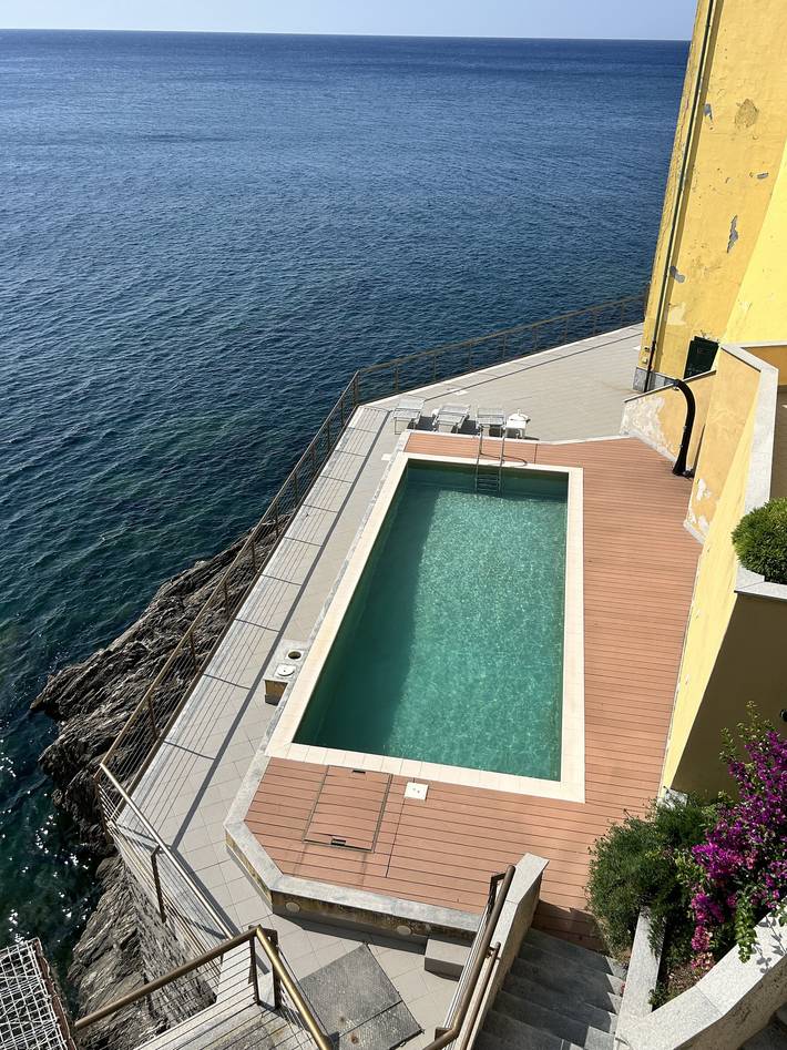 Appartamento per 4 persone, con Terrazza e Piscina nonché Panorama in Voltri