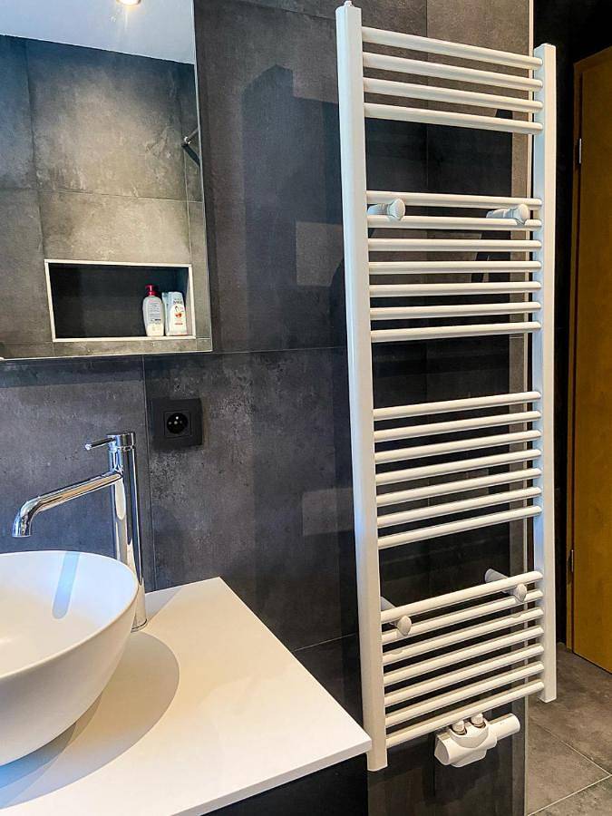 Location de vacances pour 6 personnes, avec jacuzzi ainsi que piscine et jardin à Andenne - 3