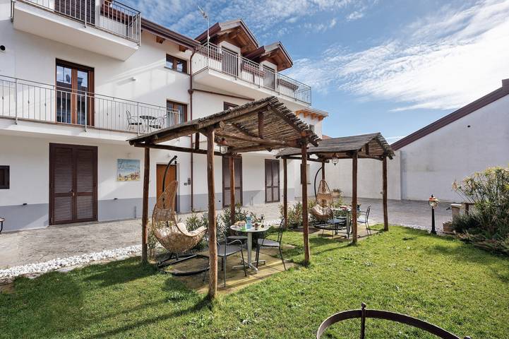 Ganze Wohnung, Ferienwohnung 'Nonna Filomena' mit Bergblick, Wi-Fi und Klimaanlage in Pianillo, Agerola