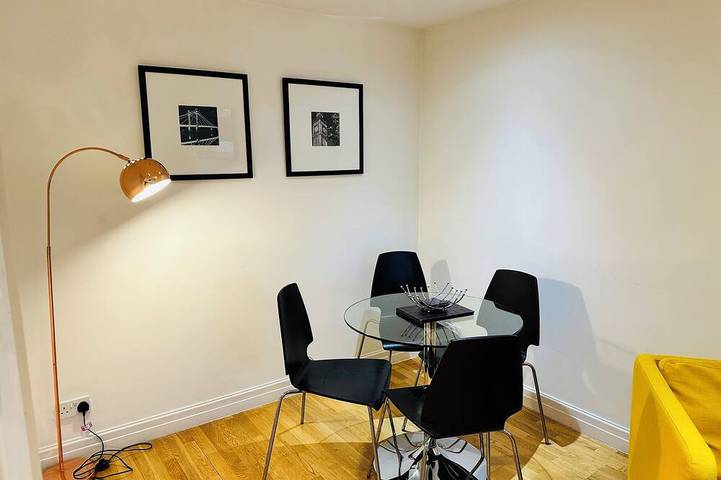 Apartment for 4 people, with pets in Exeter