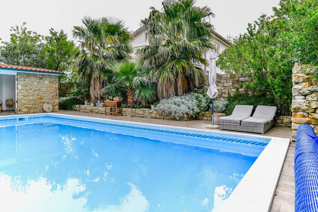 Ganze Wohnung, 2-Zimmer-Ferienwohnung mit Terrasse Barbat, Rab A-20170-a in Barbat na Rabu, Rab