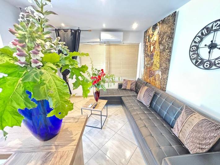 Gîte pour 7 personnes, avec jardin ainsi que terrasse et piscine, animaux acceptés dans Plage Camp Long - 4