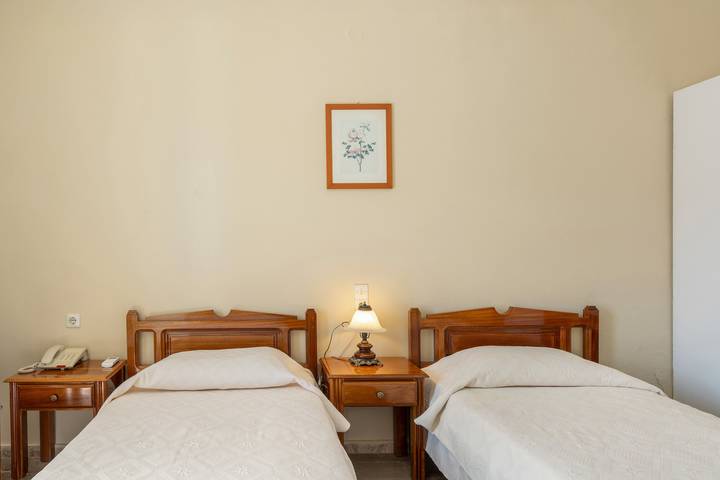 Chambre d’hôte pour 2 personnes, avec bassin pour enfant ainsi que balcon et jardin, animaux acceptés en Grèce - 4