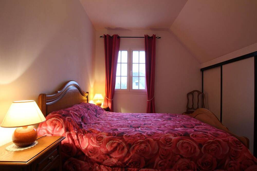 Grande maison familiale avec jardin clos et garage in Fresville, Côte de la Déroute