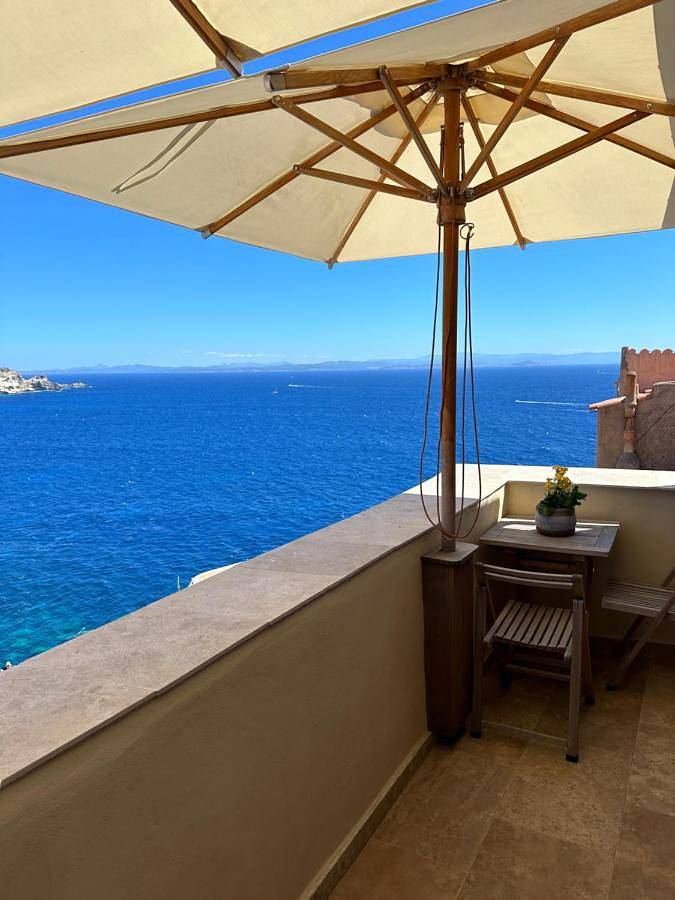 Gîte pour 6 personnes, avec vue et terrasse dans Citadelle De Bonifacio - 2