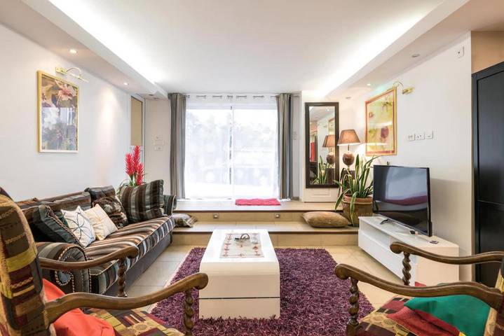 Gîte pour 10 personnes, avec piscine et jardin, animaux acceptés à Saint-Symphorien-d'Ozon - 2