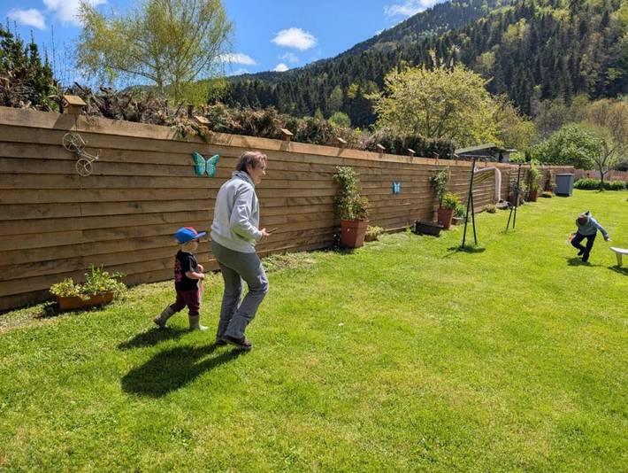 Location de vacances pour 7 personnes, avec vue ainsi que jardin et piscine, adapté aux familles à Fougax-et-Barrineuf - 3